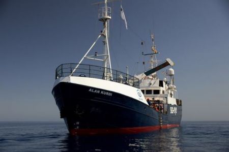 Η Μάλτα δέχεται τους 65 μετανάστες του «Alan Kurdi»