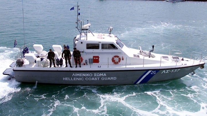 Με πλωτά μέσα του Λιμενικού η μεταφορά ψηφοφόρων από Ρόδο σε Καστερόριζο
