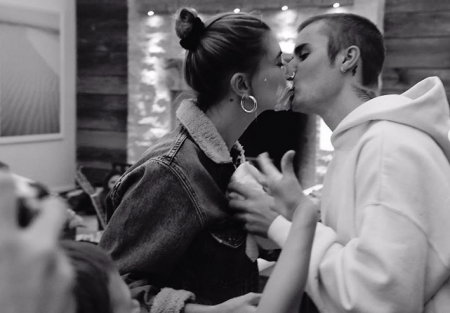 Χάιλι Μπόλντουιν-Τζάστιν Μπίμπερ: Γιορτάζουν το πρώτο χρόνο του γάμου τους