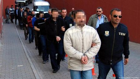 Εκατοντάδες νέες συλλήψεις “Γκιουλενιστών”