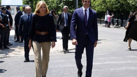 Spiegel για Μητσοτάκη:  Επιδιώκει χαλαρότερους όρους εξοικονόμησης