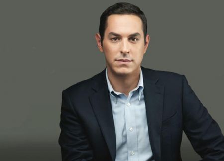 Βαγγέλης Λιάκος: Ο νεότερος βουλευτής του ελληνικού κοινοβουλίου, μόλις 29 ετών