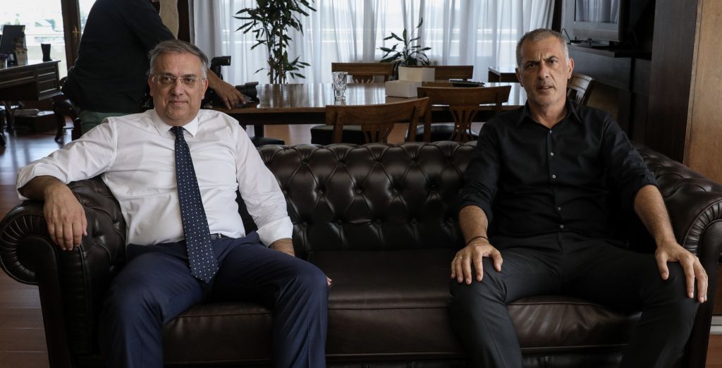 Συνάντηση Θεοδωρικάκου με Μώραλη στο ΥΠΕΣ για την τοπική αυτοδιοίκηση