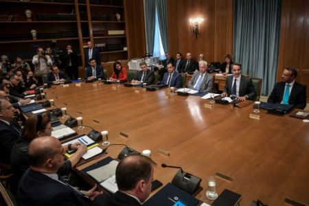 Χωρίς αυταπάτες…