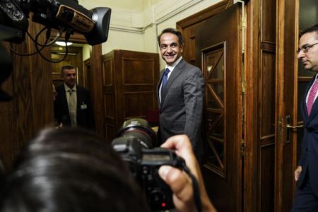 Mitsotakis touts ‘new governance model’, ministers to be closely monitored, evaluated