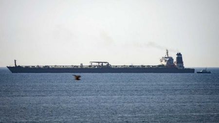 Το Ιράν απειλεί με συνέπειες τη Βρετανία για την κράτηση του δεξαμενόπλοιου στο Γιβραλτάρ