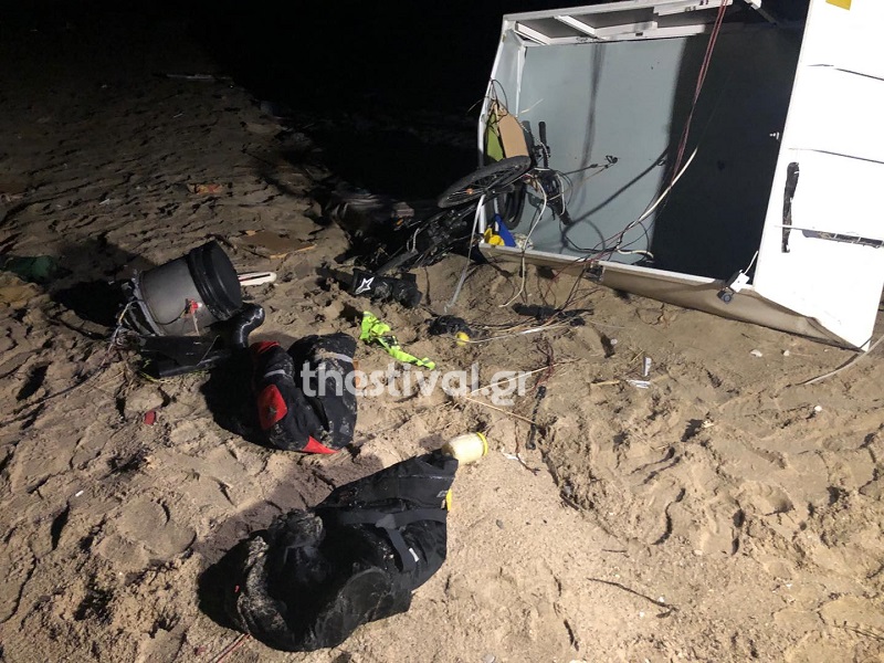 Φωτογραφίες-σοκ από το μοιραίο τροχόσπιτο στη Χαλκιδική