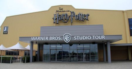 Πυρκαγιά στα στούντιο της Warner Bros στο Λονδίνο