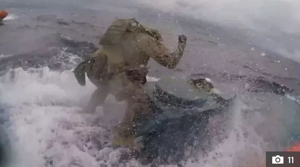 Eπιχείρηση κομάντο σε υποβρύχιο με ναρκωτικά