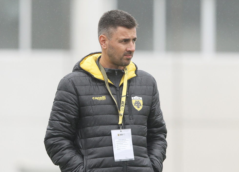 Super League 1 : Ο Γιώργος Σίμος στον πάγκο του ΟΦΗ