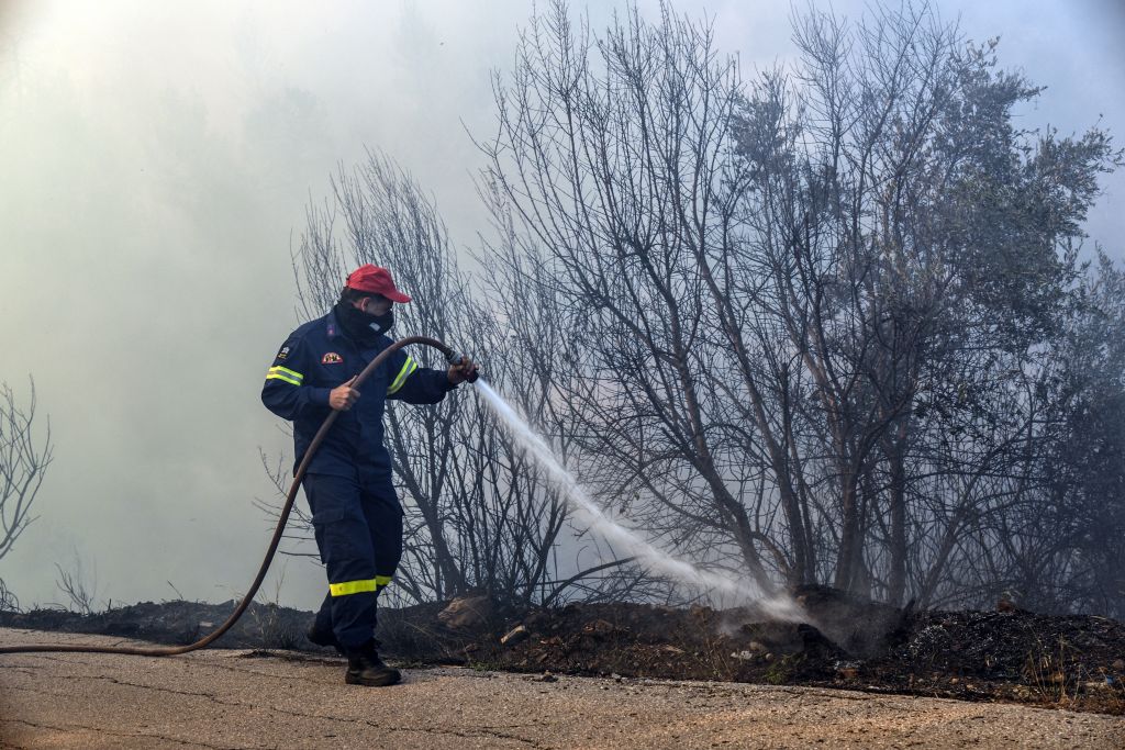 Πυρκαγιές σε Ρόδο και Λευκάδα