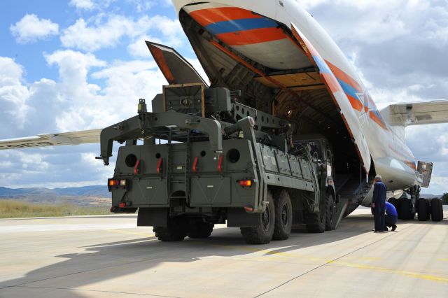 Αψηφά τις ΗΠΑ η Τουρκία και συνεχίζει την παραλαβή των S-400