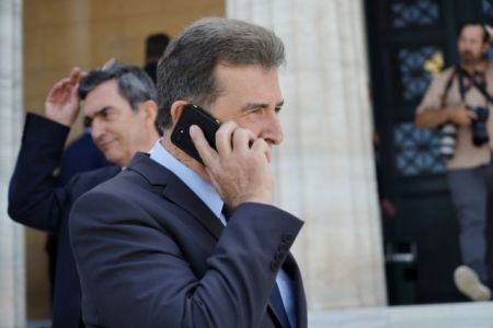 Στη Ναύπακτο ο Χρυσοχοΐδης – Ενημέρωση από περιφερειάρχη για τις καταστροφές