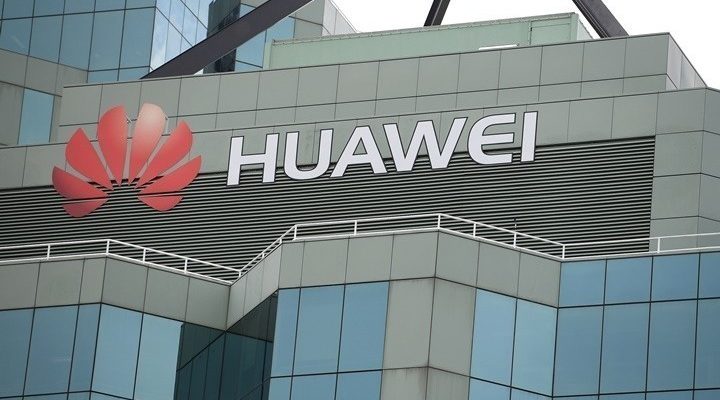 Σε εκατοντάδες απολύσεις προχωρά η Huawei στις ΗΠΑ