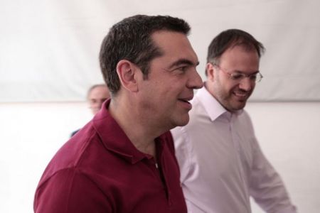 Στα γραφεία της ΔΗΜΑΡ ο Τσίπρας για τη συνεδρίαση του ΣΥΡΙΖΑ