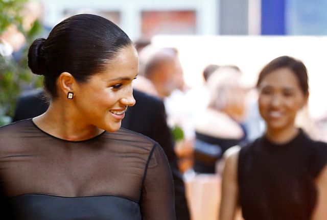 Μέγκαν Μάρκλ : Ποιου έλληνα σχεδιαστή κόσμημα φόρεσε στο κόκκινο χαλί