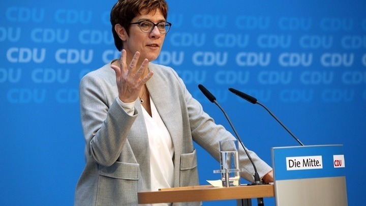 Γερμανία : Νέα υπουργός Αμυνας η πρόεδρος του CDU
