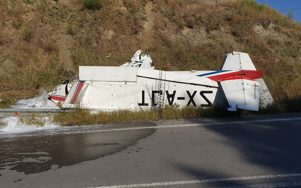 Πτώση αεροσκάφους στα Γρεβενά : Σώοι από θαύμα οι επιβαίνοντες