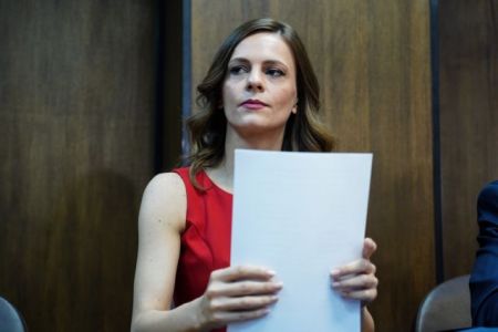 Διαψεύδει Βρούτση η Αχτσιόγλου: Η εγκύκλιος δεν επιταχύνει την καταβολή των αυξημένων συντάξεων χηρείας