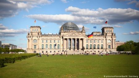 Ελλάδα και ορκωμοσίες: έκτακτες συνεδριάσεις της Bundestag