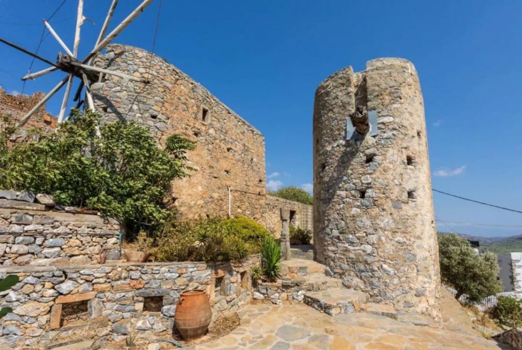 Κρήτη: Ο δημοφιλέστερος ανεμόμυλος στο Λασίθι