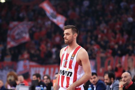 Πώς αποχαιρέτησε τον Ολυμπιακό ο Βαγγέλης Μάντζαρης