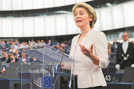 Μια μετέωρη πλειοψηφία για την Ούρσουλα