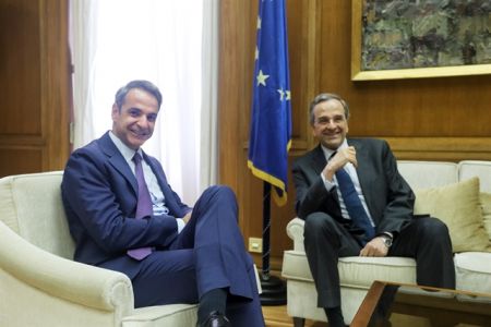 Ο Τσίπρας μετά την ήττα μοιράζει ρόλους 