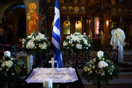 Τραγωδία στο Μάτι: Τελέστηκε το ετήσιο μνημόσυνο για τα 102 θύματα της φωτιάς