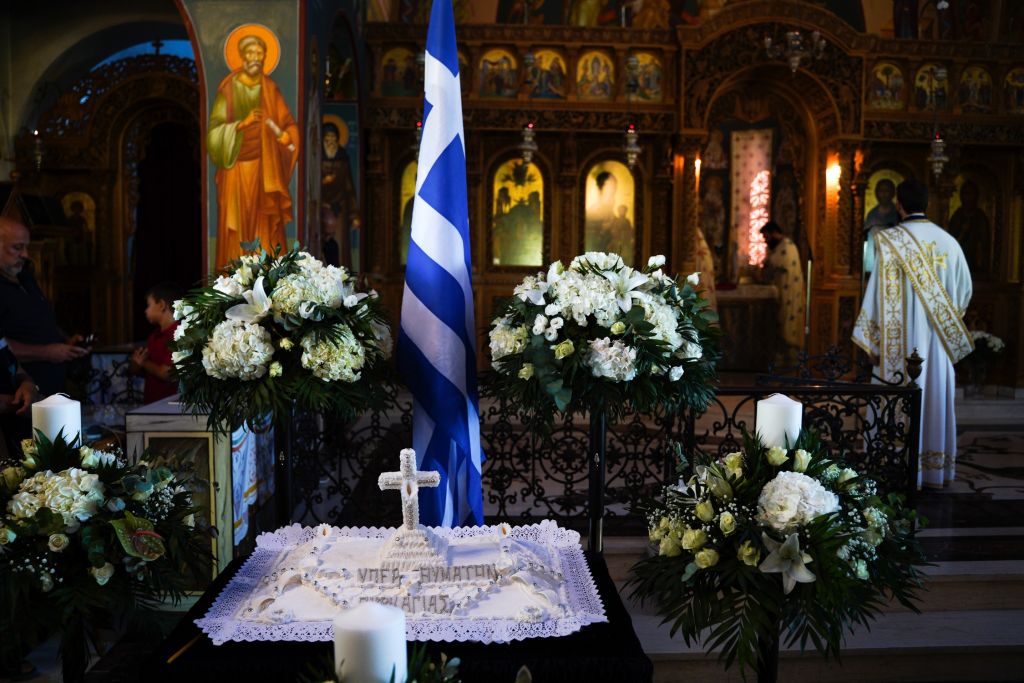 Τραγωδία στο Μάτι: Τελέστηκε το ετήσιο μνημόσυνο για τα 102 θύματα της φωτιάς