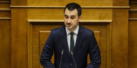 Χαρίτσης : Φανταχτερά πυροτεχνήματα που σύντομα θα σβήσουν αυτά που λέει ο κ. Μητσοτάκης
