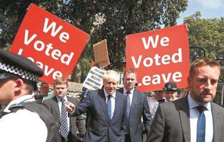 Ενας ο νέος πρωθυπουργός, πολλές οι «καυτές πατάτες»