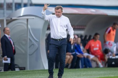 Βρμπα : «Πολύ δύσκολη για την Πλζεν η ρεβάνς στην Ελλάδα»