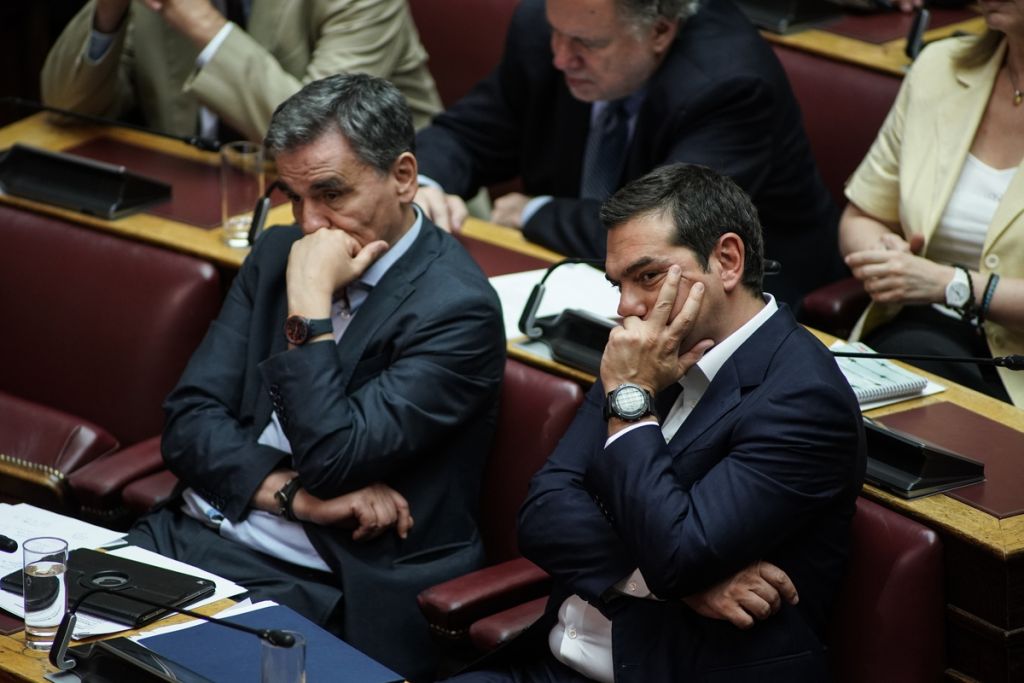 Από που πηγάζει η αντιπολιτευτική αμηχανία του ΣΥΡΙΖΑ;