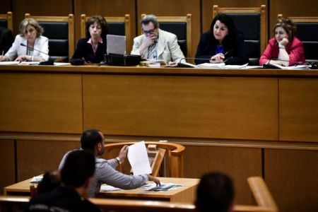 Δίκη Χ.Α.: Σε σοβαρές αντιφάσεις υπέπεσε κατηγορούμενος για τη δολοφονία Φύσσα