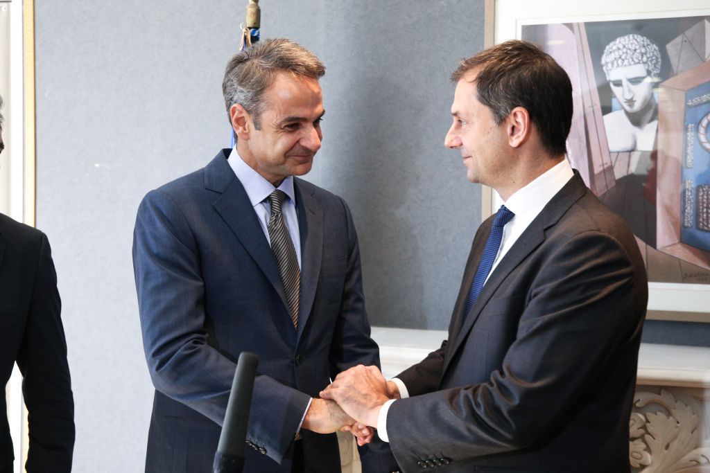 Τα φλέγοντα θέματα της τουριστικής πολιτικής συζήτησαν Μητσοτάκης – Θεοχάρης