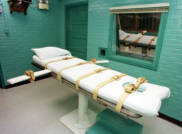 Τραμπ : Επαναφέρει τις εκτελέσεις θανατοποινιτών μετά από 16 χρόνια
