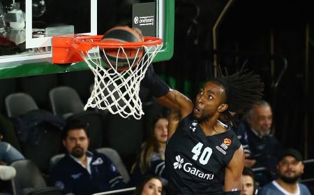 Φλέρταρε με Ολυμπιακό, κατέληξε στη Χίμκι