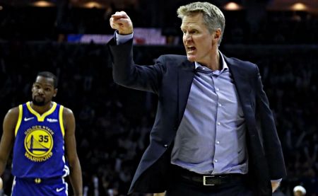 ΝΒΑ : «Βέλη» από Στιβ Κερ κατά Άντονι Ντέιβις