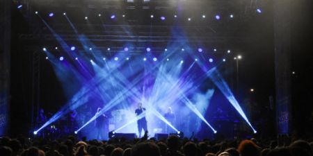 Ο Ρέμος ξεσήκωσε και πάλι τη Μύκονο : Αποθεώθηκε στη σκηνή του Νammos