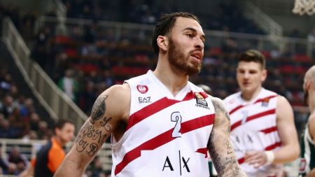 Αρμάνι : Ο Μεσίνα δείχνει την πόρτα της εξόδου στον Τζέιμς