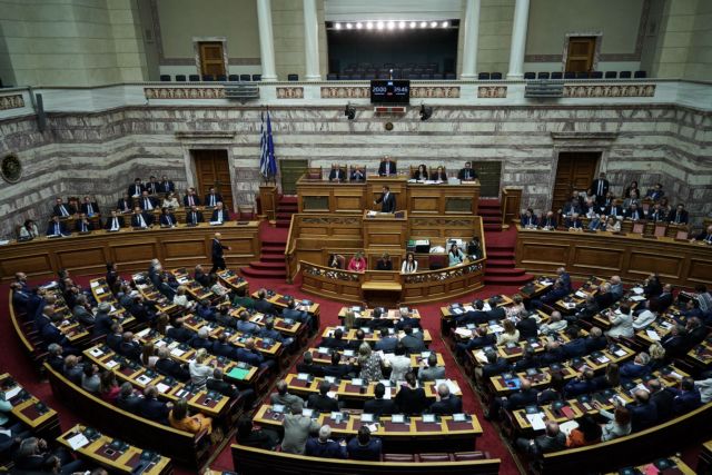 Στη Βουλή το φορολογικό με ΕΝΦΙΑ και 120 δόσεις – Τι προβλέπει