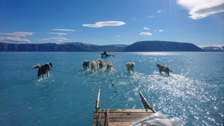 Ανησυχούν οι επιστήμονες: Ο ευρωπαϊκός καύσωνας κατευθύνεται στη Γροιλανδία