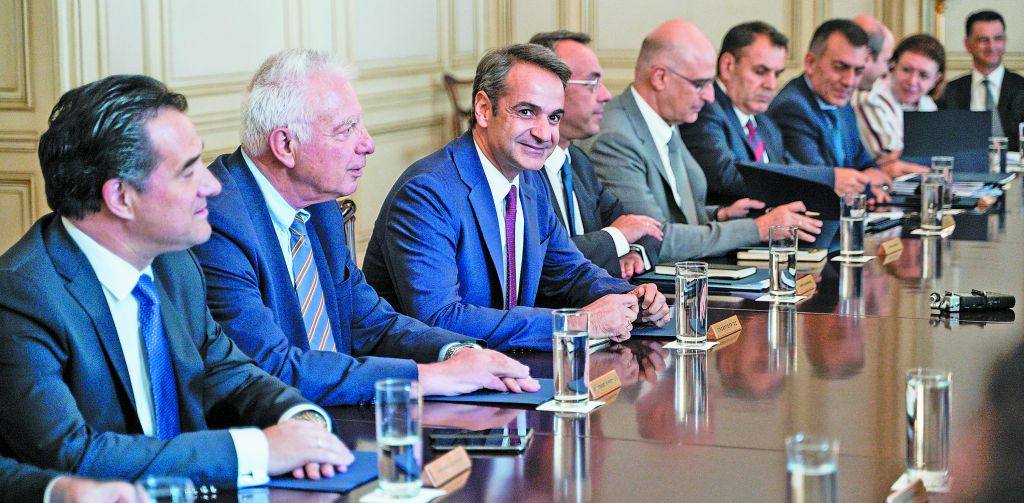 Σε καθεστώς επιτήρησης από το Μαξίμου όλα τα υπουργεία