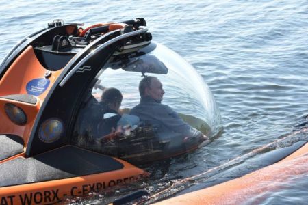 Κατάδυση σε κουφάρι ρωσικού υποβρυχίου του Β’ Π.Π. για τον Πούτιν