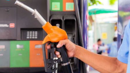 «Ο κούκος αηδόνι» η τιμή της βενζίνης εν μέσω καλοκαιρικών διακοπών