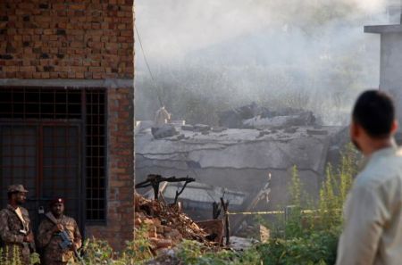 Πακιστάν: 17 νεκροί από συντριβή στρατιωτικού αεροσκάφους
