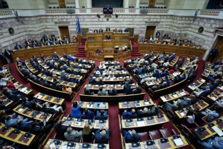 Τι περιλαμβάνει το πρώτο φορολογικό νομοσχέδιο της κυβέρνησης που ψηφίζεται σήμερα στην Ολομέλεια