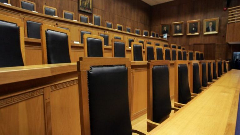Έως 9 έτη φυλάκισης για τους 13 κατηγορούμενους της De Puy | tovima.gr