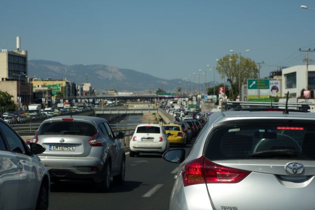 Μποτιλιαρισμένη η λεωφόρος Κηφισσού από το Αιγάλεω έως την παραλιακή λόγω έργων